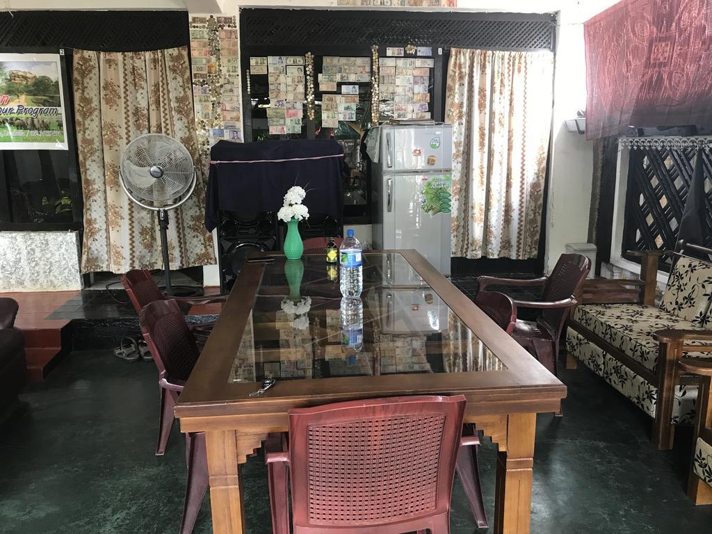Robert Inn Дамбулла Экстерьер фото